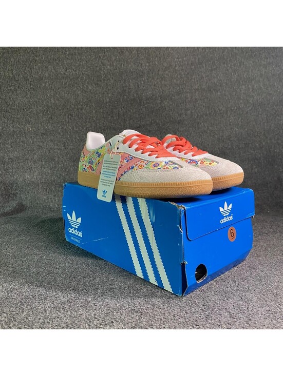 adidas Shoes - Adidas Originals Shoes Womens Size 6 Multicolor Floral Suede Sneakers Gum Sole